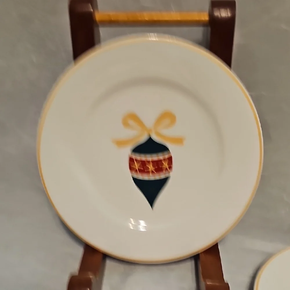 Gibson Holiday Ornament Dinner Plates - Set of 4